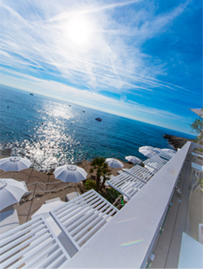 la-cigale-vista-beach-wilmotte-design- spirit-on-the-cap-martin