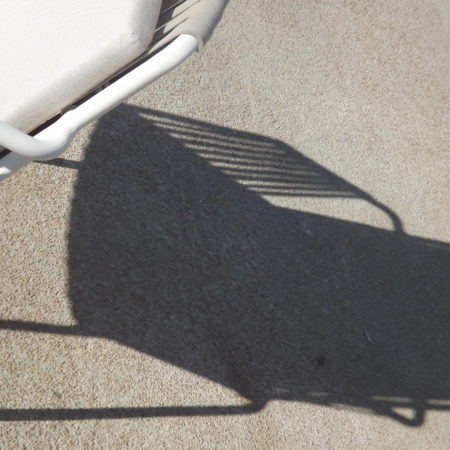 chaise-kettal-et-son-ombre-la-cigale-vista-beach